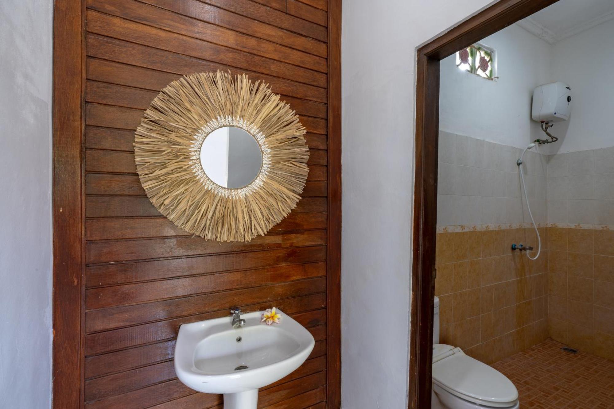 Widia Homestay Nusa Lembongan Bali RedPartner Bagian luar foto